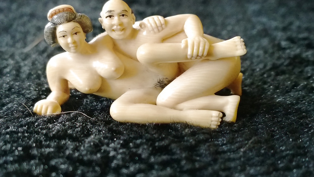 Tim 224 shunga netsuke
 #29033665
