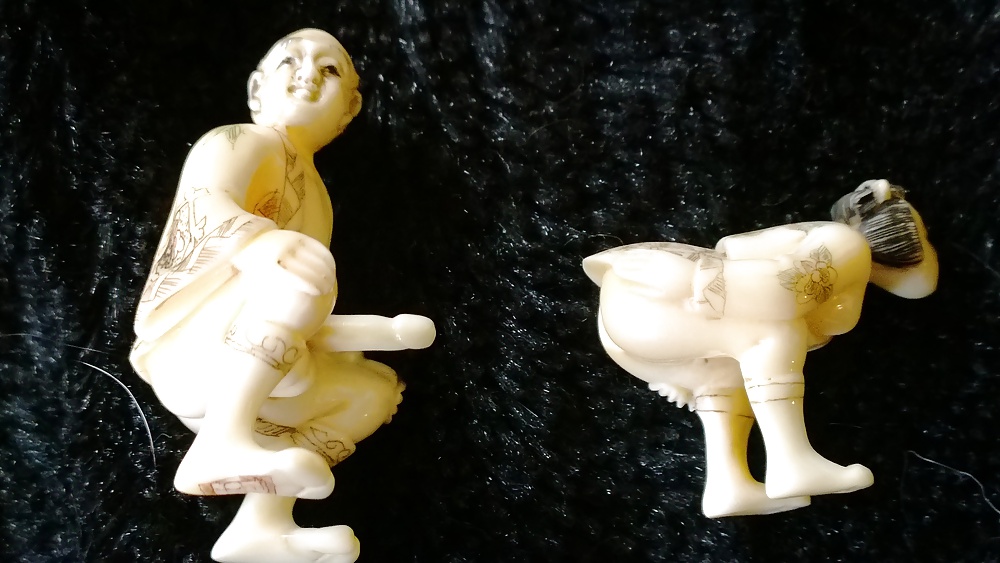Tim 224 shunga netsuke
 #29033700