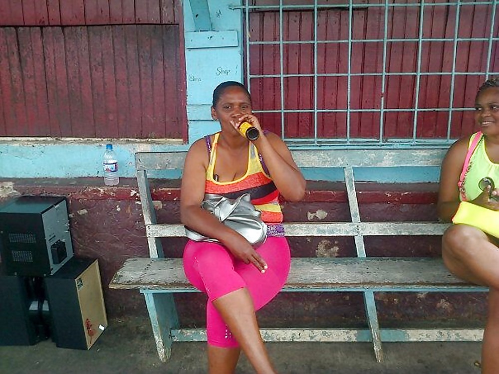 Una chica jamaicana llamada roxanne g.
 #26243188