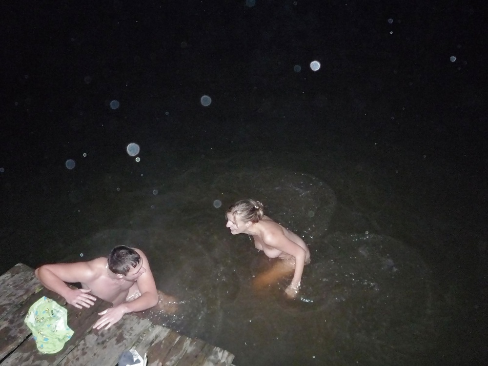 Skinny dipping
 #39543311
