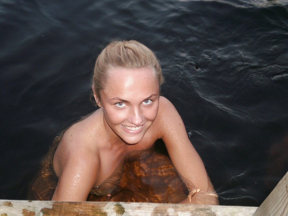 Skinny dipping
 #39543391