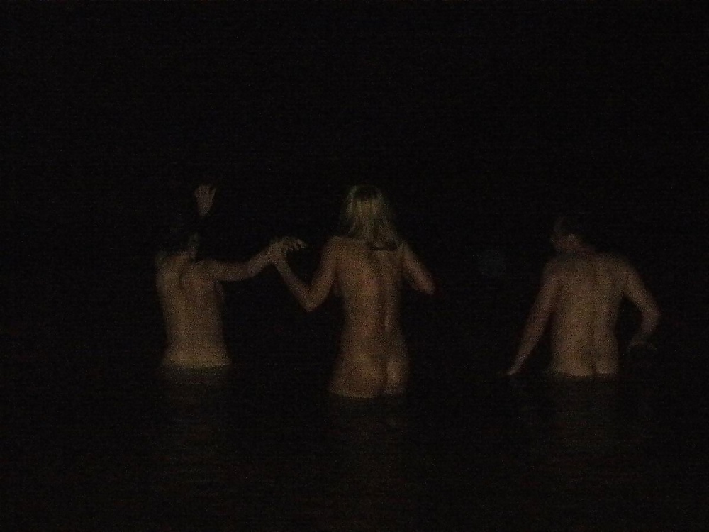 Skinny dipping
 #39543412