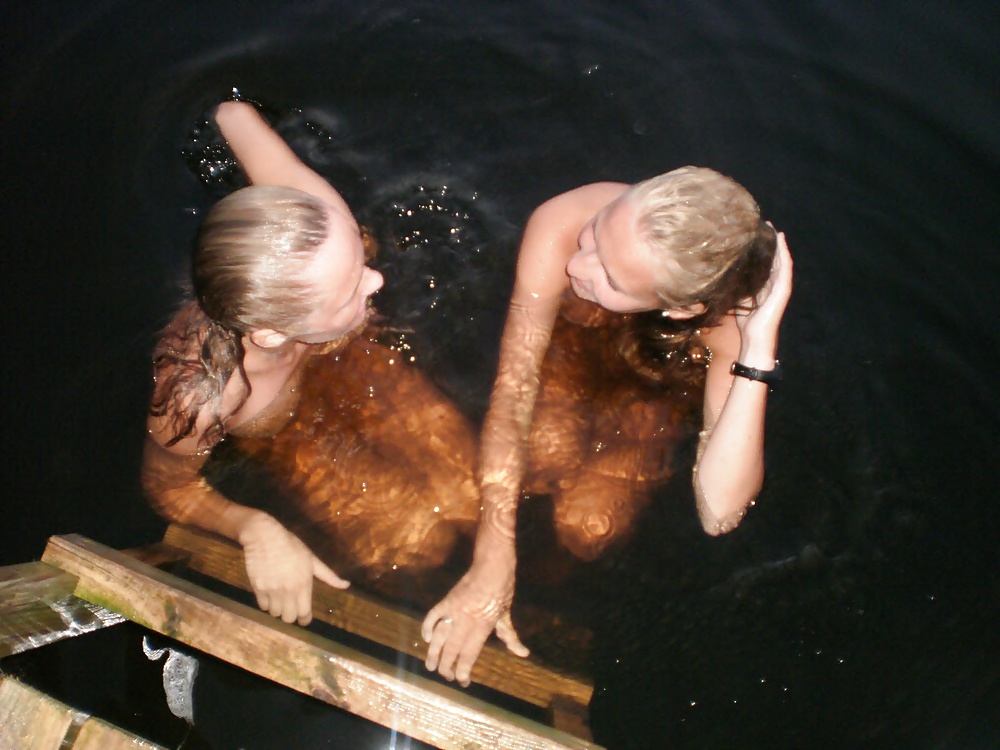 Skinny dipping
 #39543420