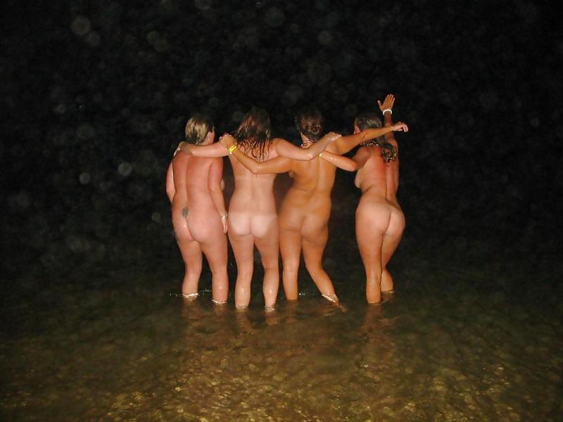 Skinny dipping
 #39543873