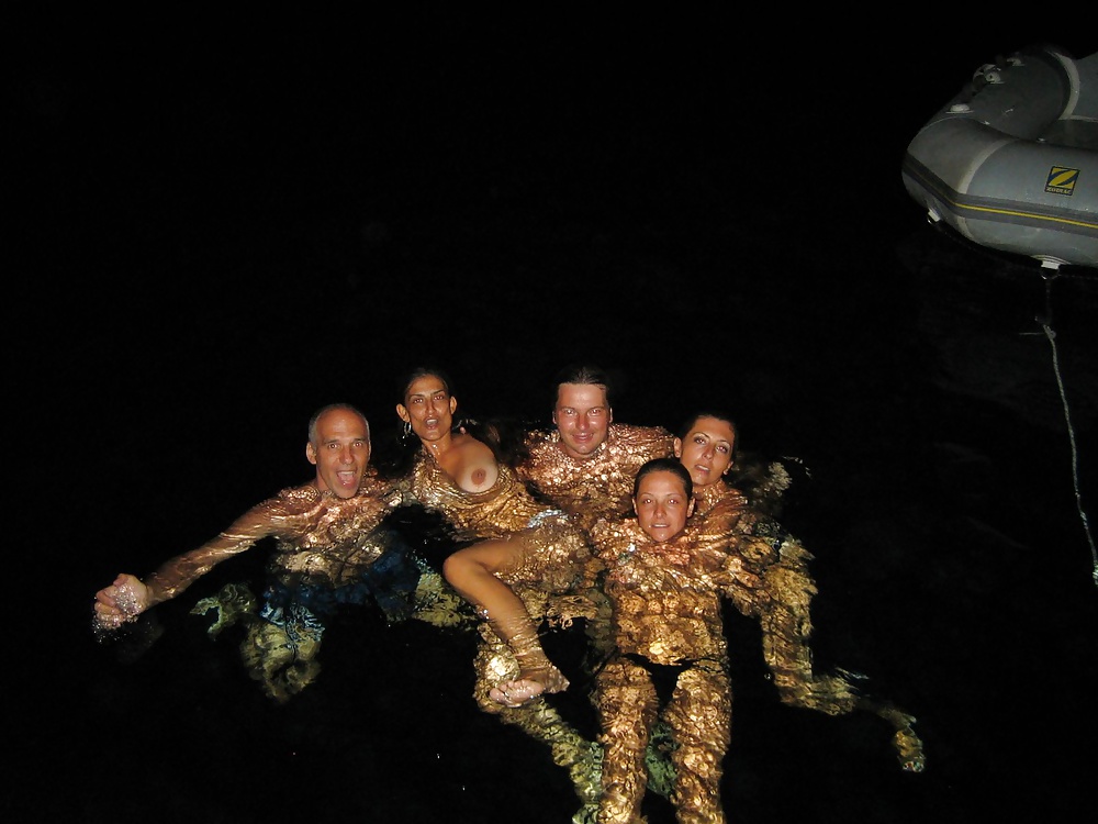 Skinny dipping
 #39544077