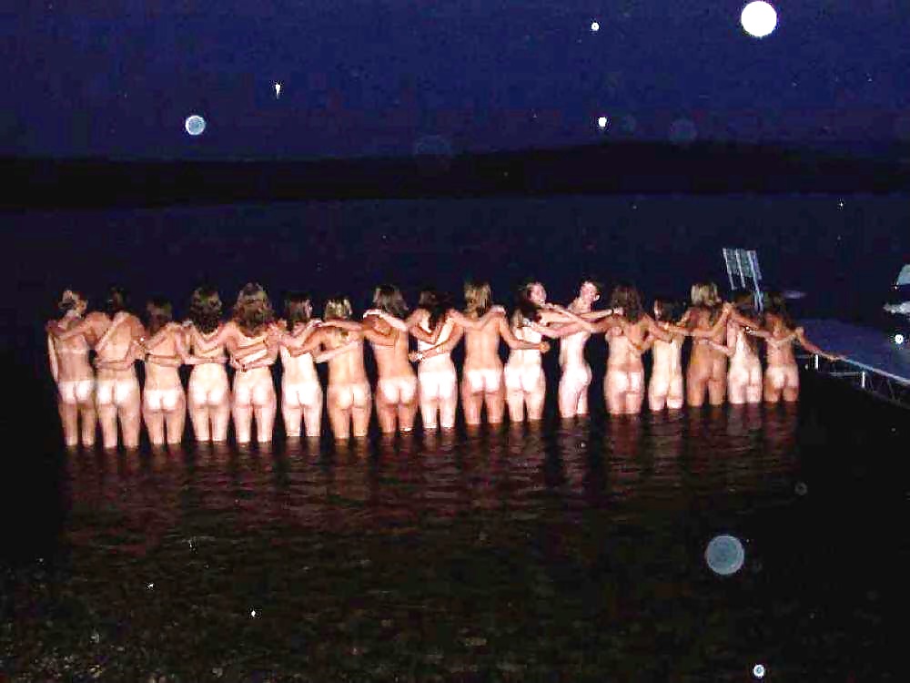 Skinny dipping
 #39544632