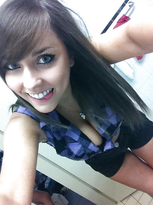 Jaime Laycock - the perfect facebool-selfshot amateur hottie #27390109