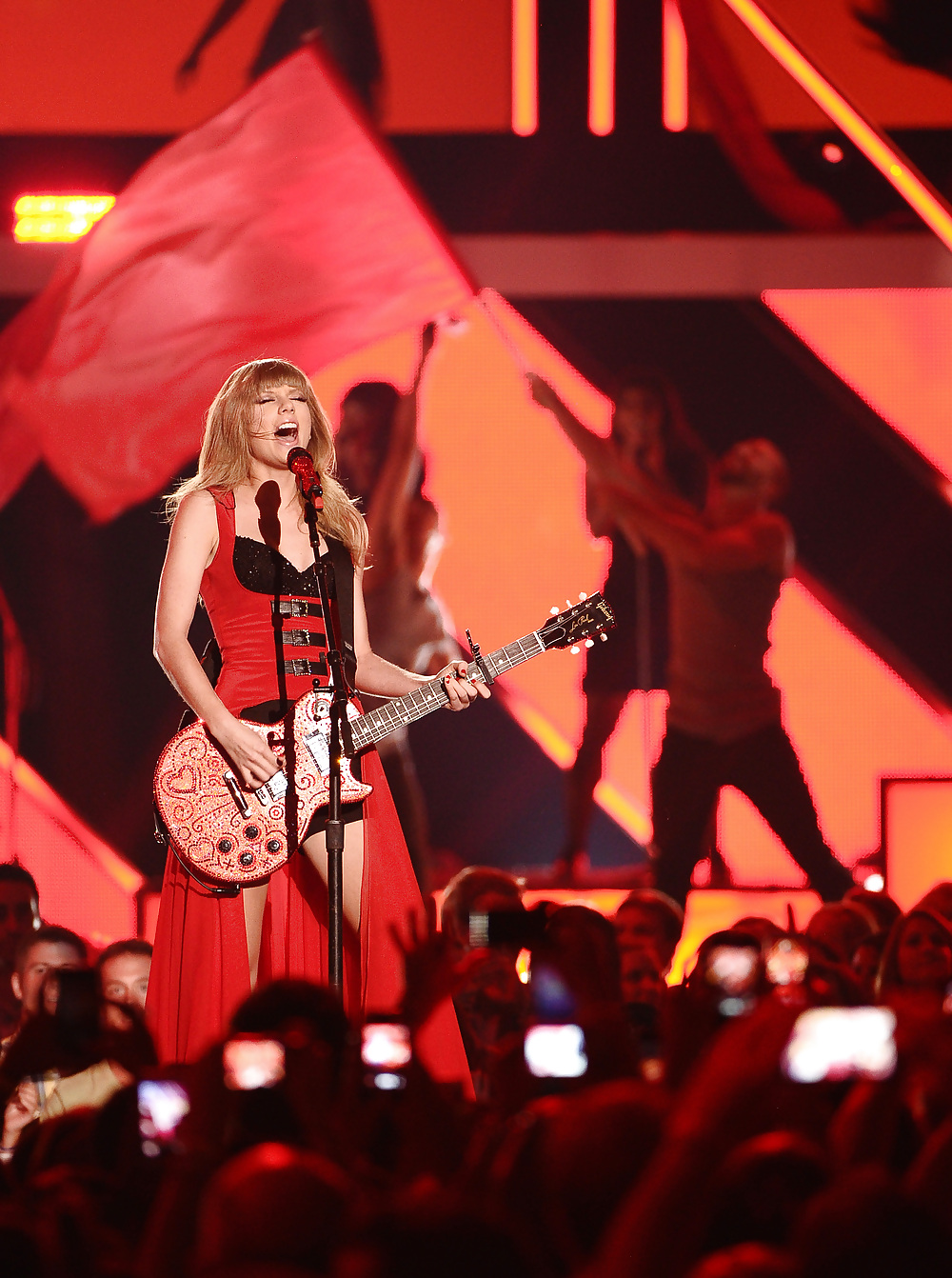 Taylor Swift Hot #37319447