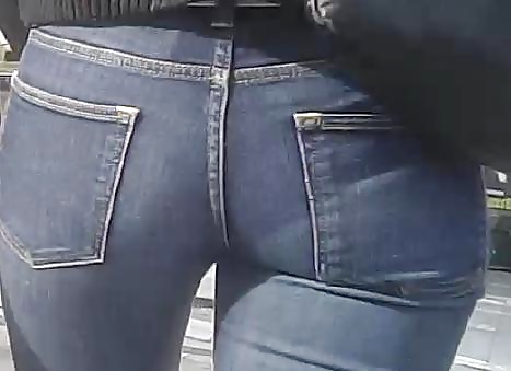 Sexy Japanese Booty in Tight Jeans !! #32178273