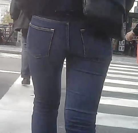 Sexy Japanese Booty in Tight Jeans !! #32178276