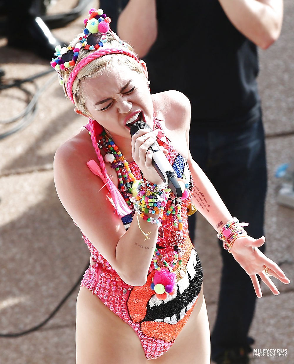 Miley Cyrus - Dreckige Schlampe Für Einen Guten Fick #32141703