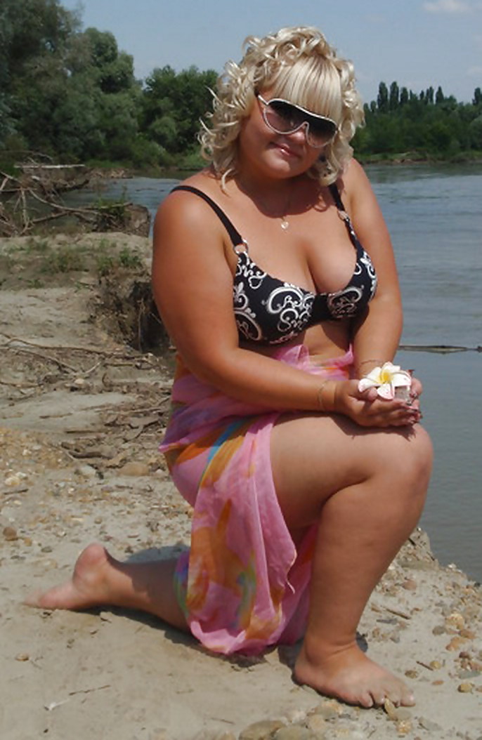 Plump curvy babes in the beach #24024046