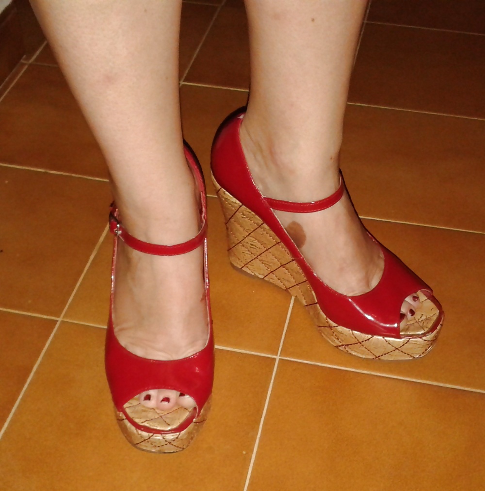 Upskirt in red heels #31621150