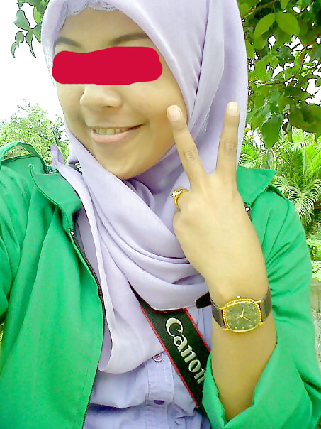 Jilbab wikwok
 #39709753