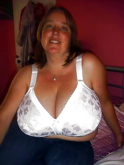 Bras on random women a few faves. #25063314