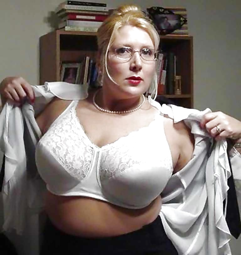 Bras on random women a few faves. #25063342