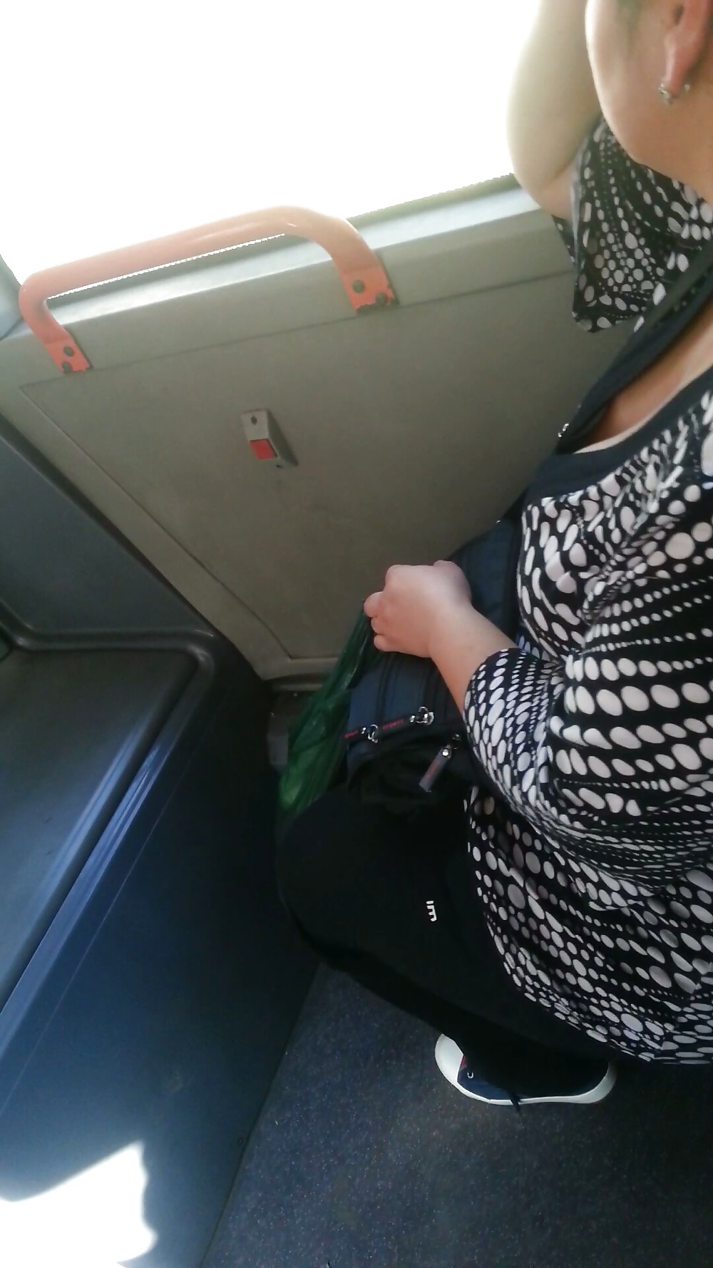 Espion Vieux + Jeune Buste Sexy En Bus Romanian #30388114