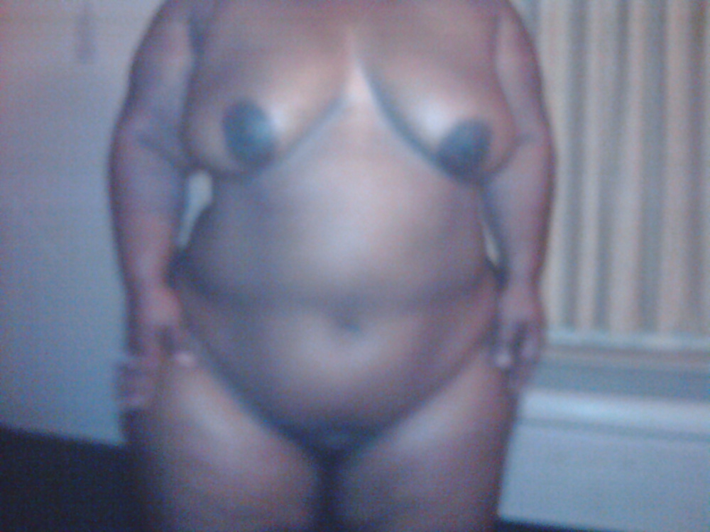 Ebony BBW MILF showing off her assets #31334039