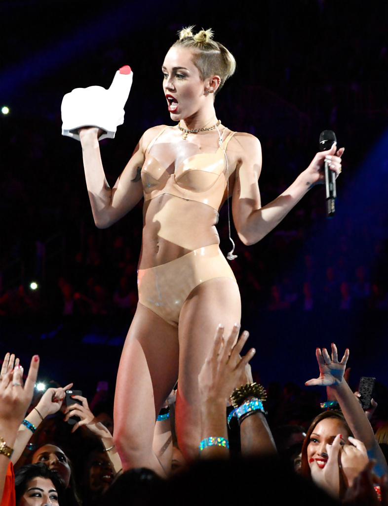 ¡¡¡Miley cyrus jodidamente caliente !!!
 #35443007