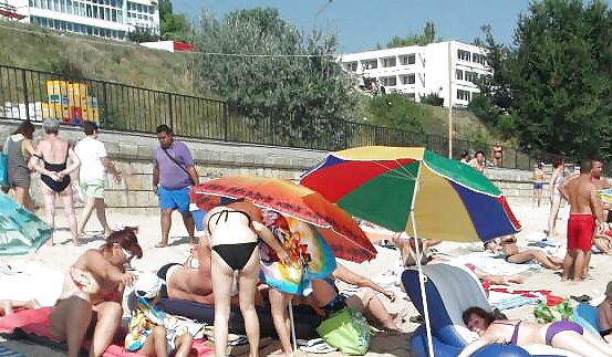 Espion Plage L'été Arrive à Maturité Romanian #27288925