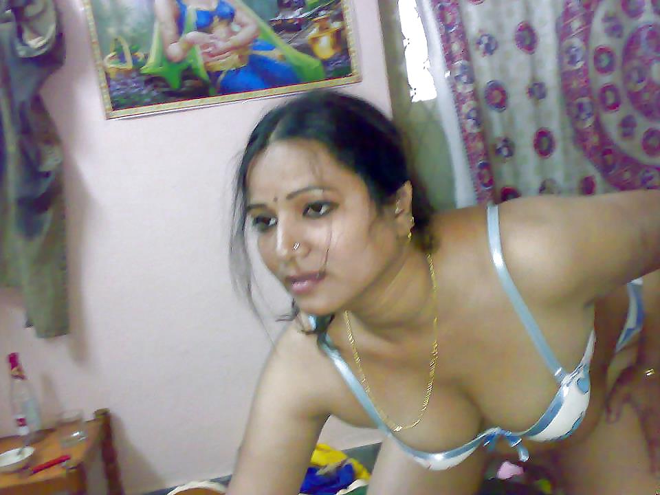 Sexy bhabhis
 #36803085