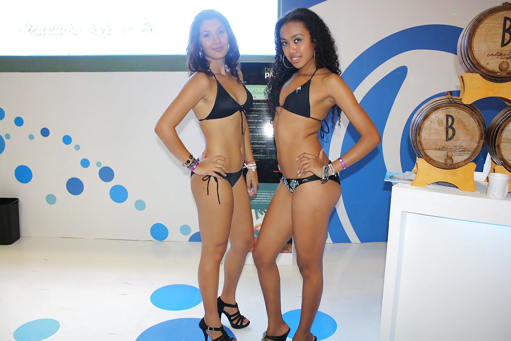 Acapulco Girls #37191768