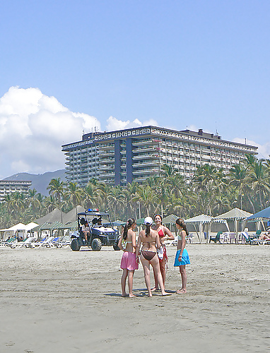 Chicas de Acapulco
 #37191932
