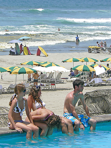 Chicas de Acapulco
 #37191938