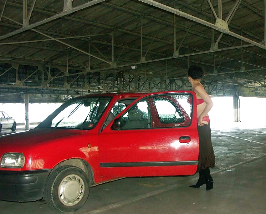 Französisch Nadine Auf Einem Parkplatz Zu Blinken 2005 #25088328