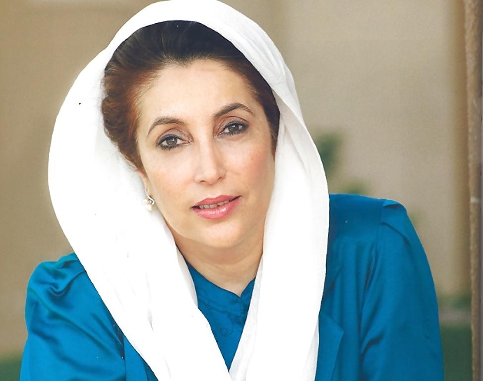 Vamos a masturbarnos sobre ... benazir bhutto (pakistani pm)
 #35645075