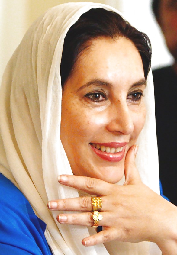 Masturbiamoci su ... benazir bhutto (pm pakistano)
 #35645083