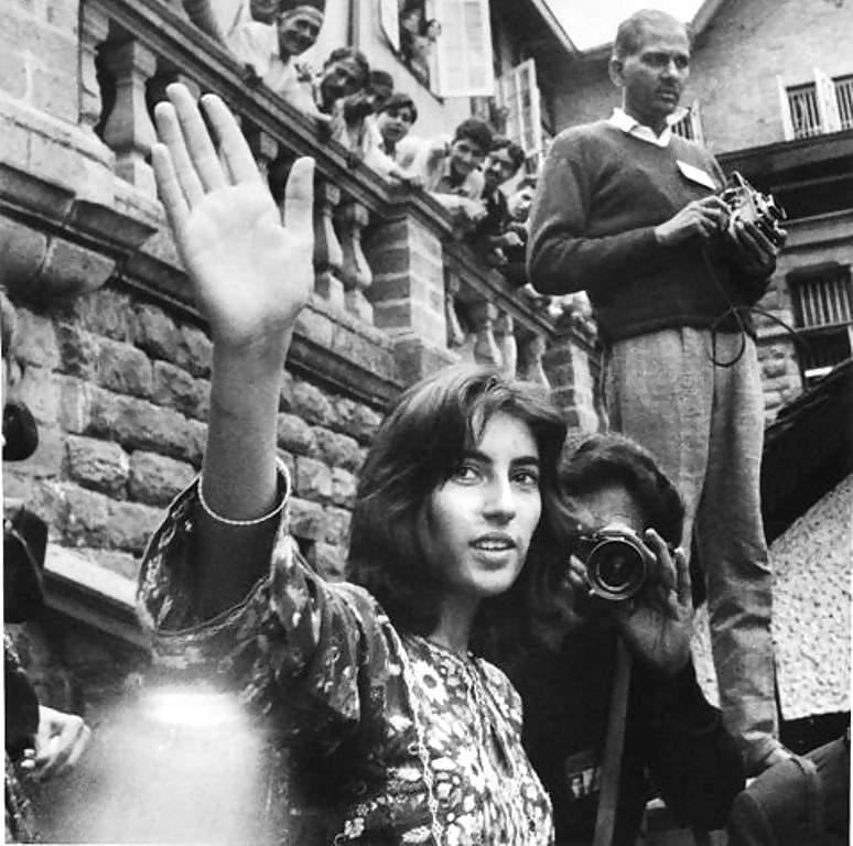 Vamos a masturbarnos sobre ... benazir bhutto (pakistani pm)
 #35645099