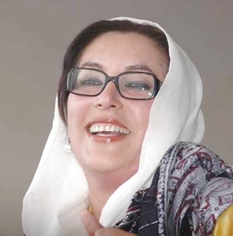 Vamos a masturbarnos sobre ... benazir bhutto (pakistani pm)
 #35645139