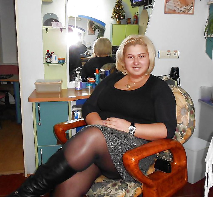 Full thighs in the mini 17 #23578957