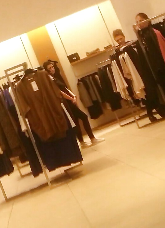 Spion In Mall Sexy Teenager Rumänisch #31658930