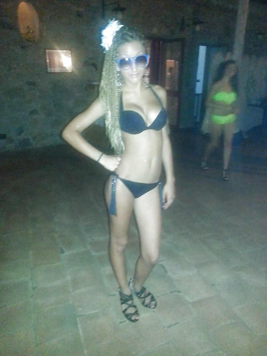 Kiara P. Jeune Plantureuse Italienne Sexy Bikini jeune #31392438