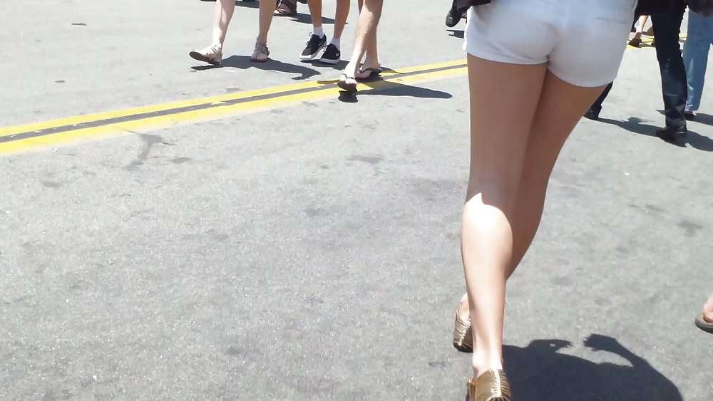 Teen girls butts & ass in public hidden cam  #36585989