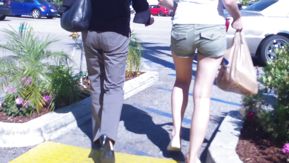 Teen girls butts & ass in public hidden cam  #36586074