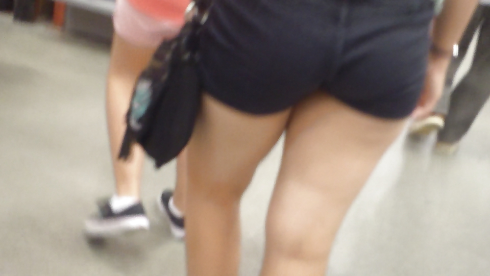 Teen girls butts & ass in public hidden cam  #36586095