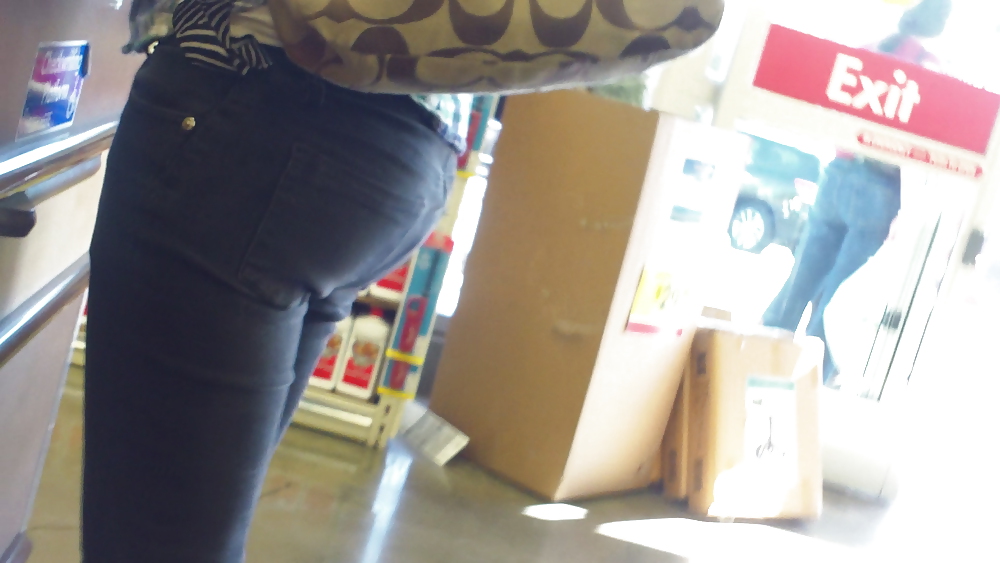 Teen girls butts & ass in public hidden cam  #36586098