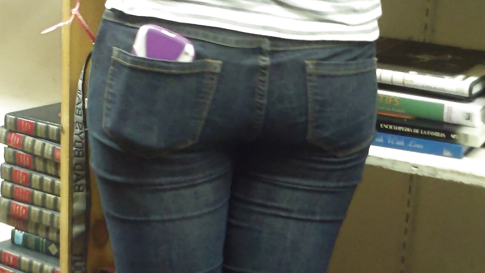 Teen girls butts & ass in public hidden cam  #36586112