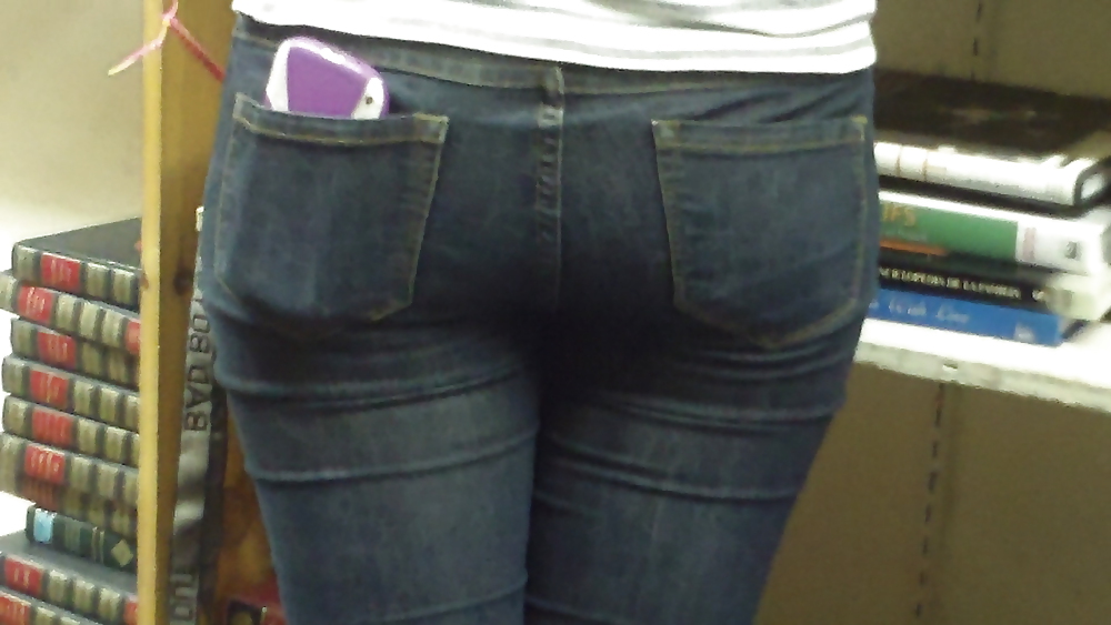 Teen girls butts & ass in public hidden cam  #36586115