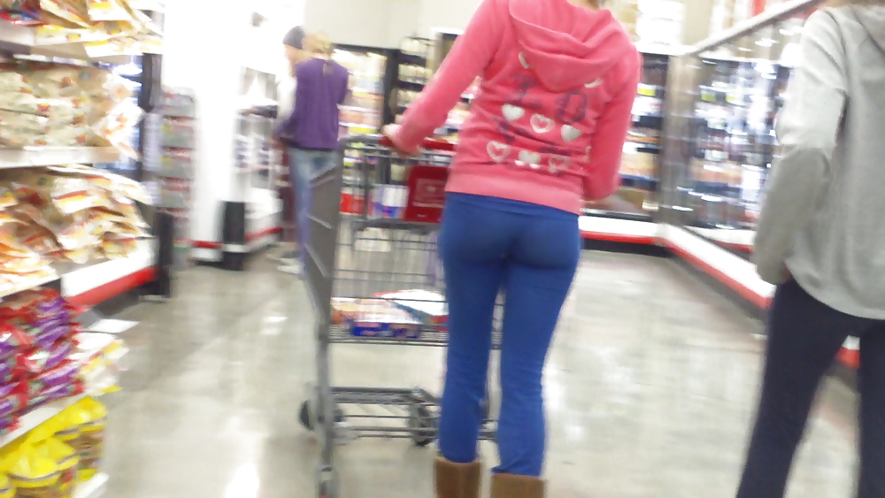 Teen girls butts & ass in public hidden cam  #36586407