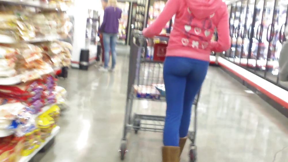 Teen girls butts & ass in public hidden cam  #36586410
