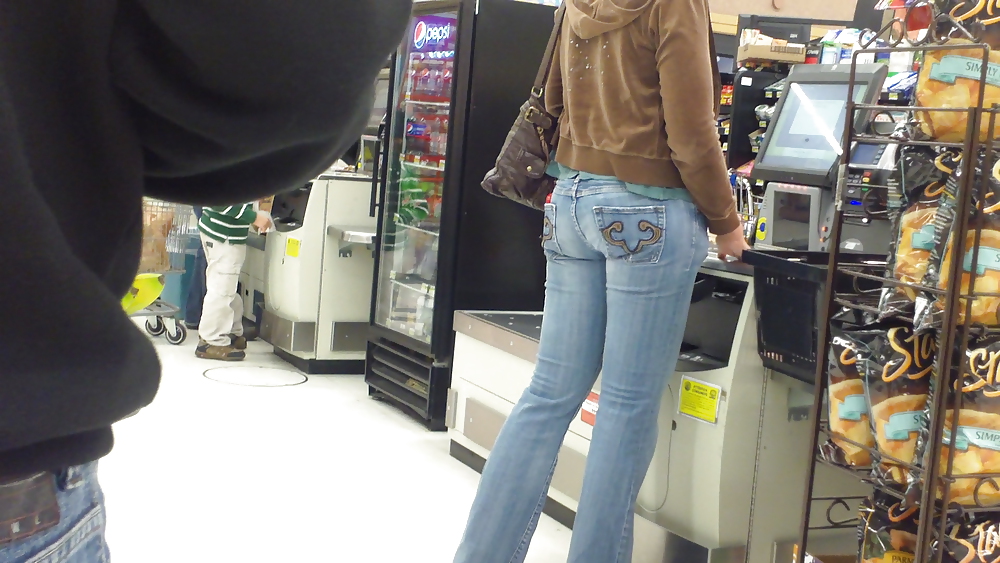 Teen girls butts & ass in public hidden cam  #36586417