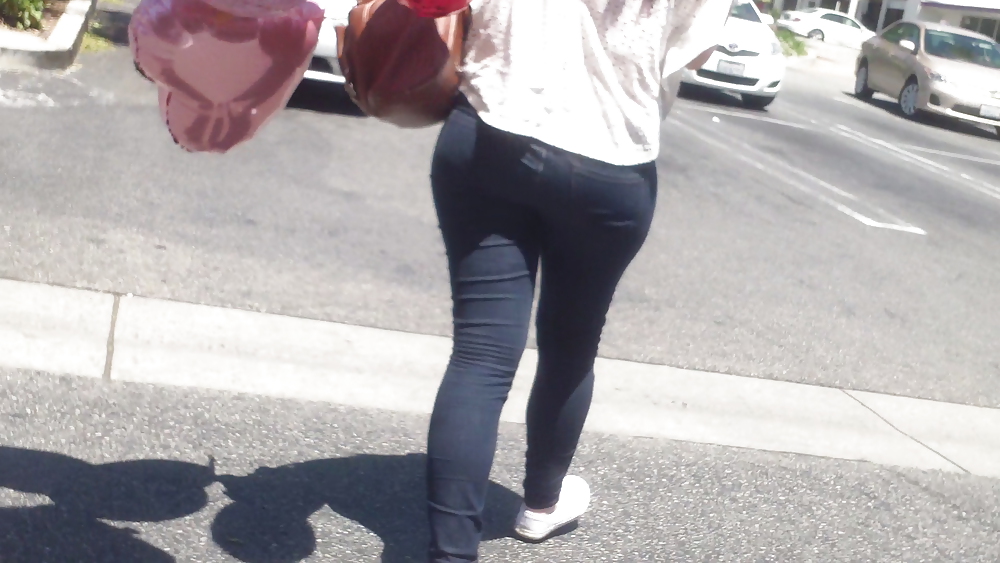 Teen girls butts & ass in public hidden cam  #36586498