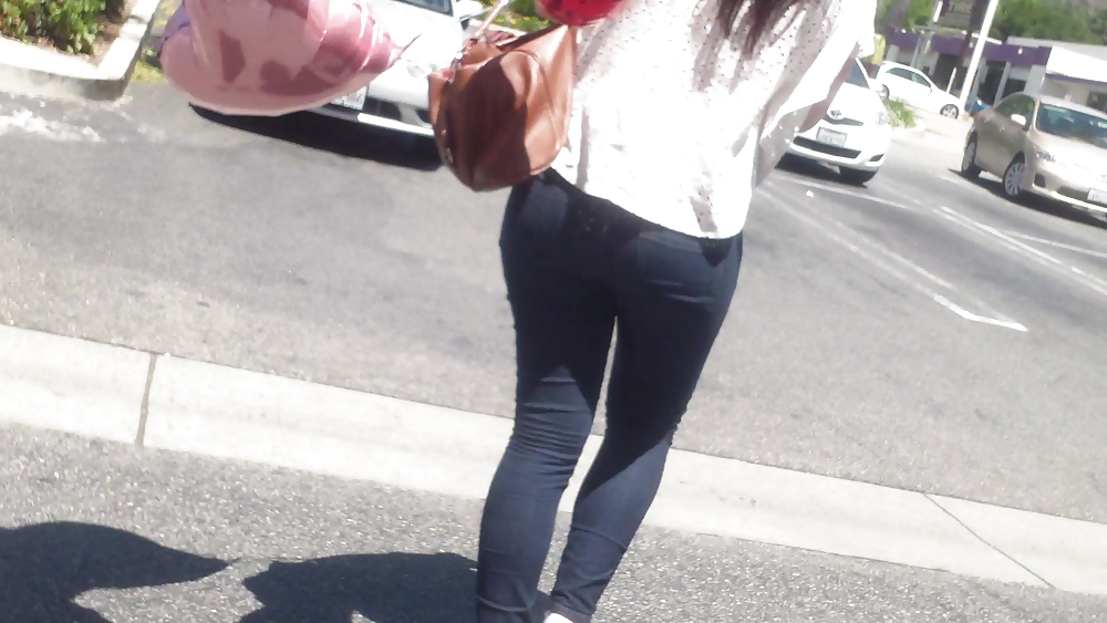 Teen girls butts & ass in public hidden cam  #36586501