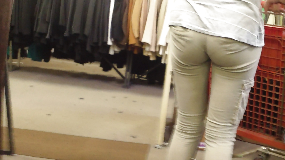Teen girls butts & ass in public hidden cam  #36586538