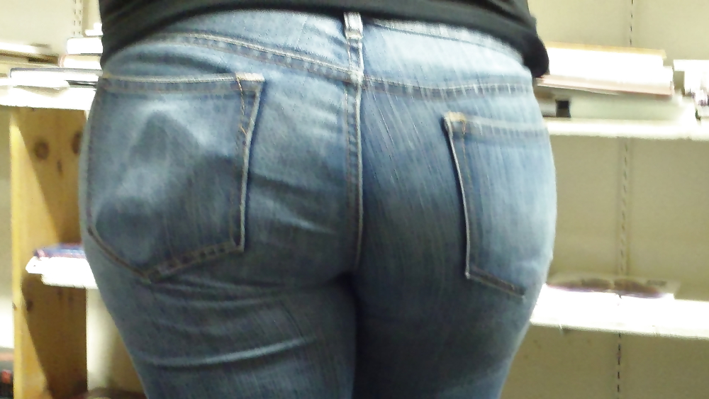 Teen girls butts & ass in public hidden cam  #36586548