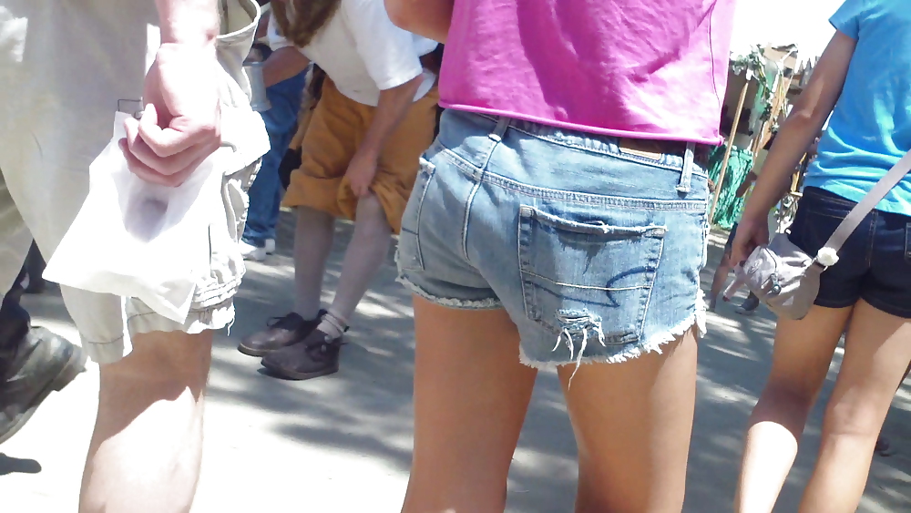 Teen girls butts & ass in public hidden cam  #36586587